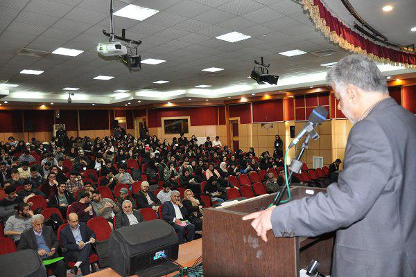 گزارش تصویری اختتامیه چهارمین جشنواره فرهنگی هنری و مذهبی دانشگاه مازندران&laquo;رویش&raquo;