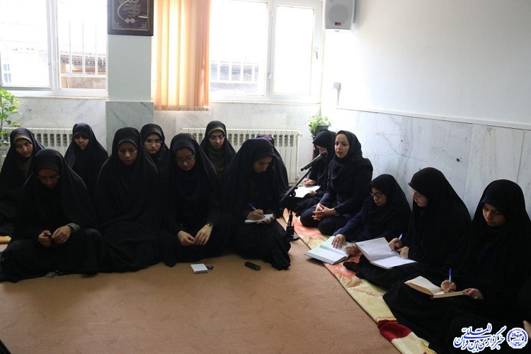 دیدار مدیران رسانه&zwnj;ها و خبرنگاران خانم با نماینده ولی فقیه در خراسان جنوبی