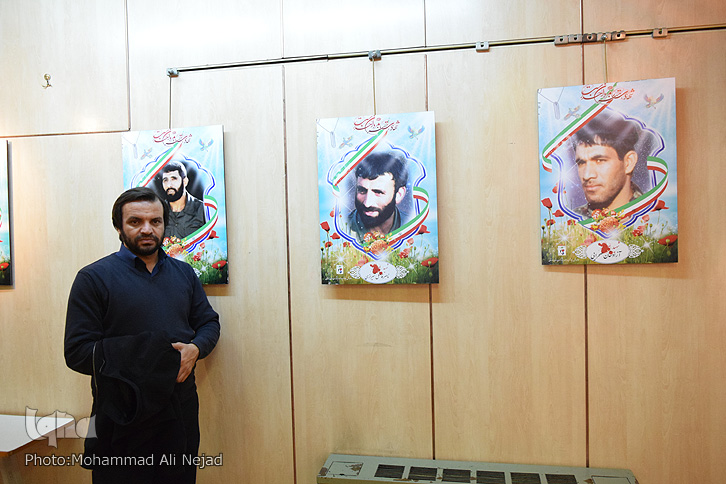 گزارش تصویری آمادهسازی نمایشگاه «قابهای آسمانی» در خرمآباد گزارش تصویری آمادهسازی نمایشگاه «قابهای آسمانی» در خرمآباد