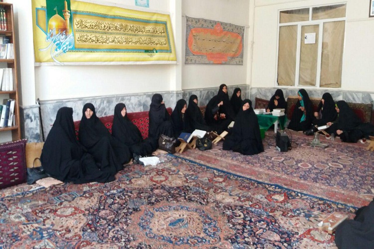 جلسه قرآن بانوان مسجد امام حسین(ع) مشهد با 12 سال فعالیت