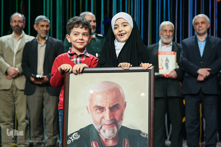 شهید همدانی مردمدار بود/ رونمایی از کتاب خداحافظ سردار/ ضامن آهو شهادت را نصیب سردار کرد شهید همدانی مردمدار بود/ رونمایی از کتاب خداحافظ سردار/ ضامن آهو شهادت را نصیب سردار کرد