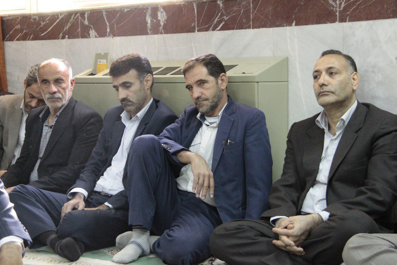 مراسم تجلیل از خادمان نمونه خانواده شهدا در لرستان