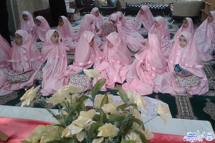 جشن عبادت دانش‌آموزان دبستان حدیث سرپل‌ذهاب برگزار شد