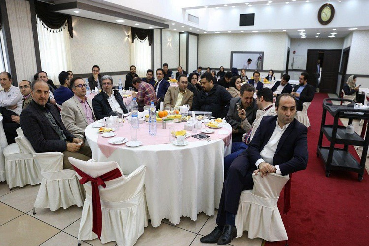 حمایت از مطالبات عمومی ازجمله خصوصیات یک خبرنگار خبره است حمایت از مطالبات عمومی ازجمله خصوصیات یک خبرنگار خبره است