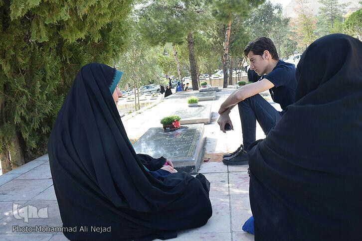 گزارش تصویری پنج&zwnj;شنبه آخر سال و  دیدار اهل قبور