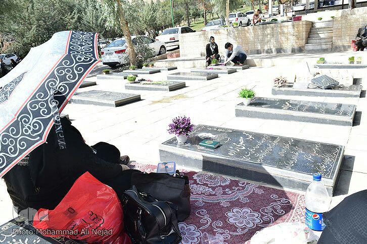 گزارش تصویری پنج&zwnj;شنبه آخر سال و  دیدار اهل قبور