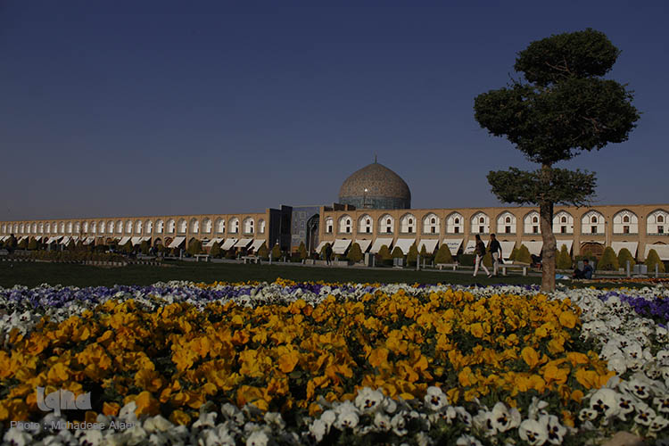 نرم نرمک میرسد اینک بهار