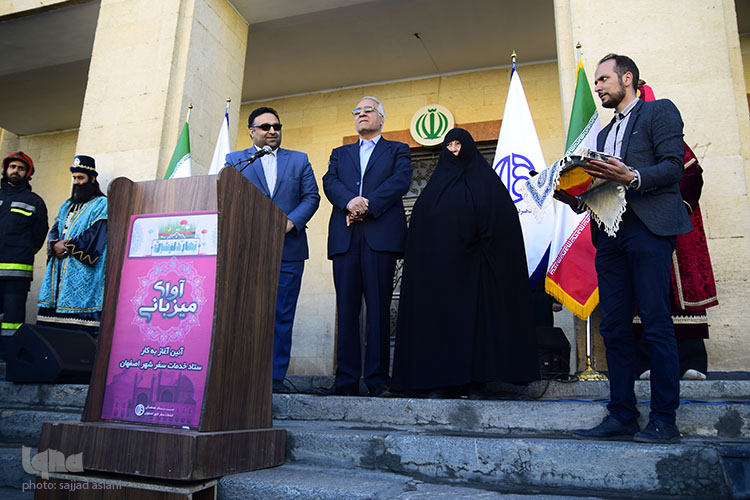آیین آغاز به کار ستاد خدمات سفر های نوروزی و افتتاح طرح ایمنی و سلامت مسافران نوروزی با حضور شهردار و رییس حلال احمر