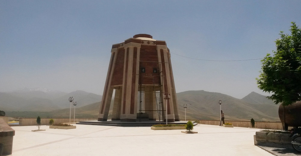 گزارش تصویری از یادمان&zwnj;های شهدای گمنام لرستان