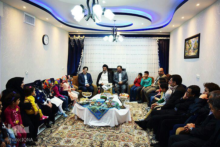 دیدار عیدانه نماینده ولی&zwnj;فقیه و استاندار لرستان با کودکان بی&zwnj;سرپرست
