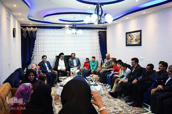 دیدار عیدانه نماینده ولی&zwnj;فقیه و استاندار لرستان با کودکان بی&zwnj;سرپرست