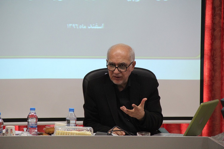 معلم خوب، عامل به قرآن است