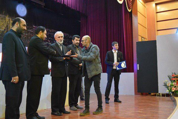 تجلیل از بازیگران و عوامل نمایش&laquo;باران مایه هایی از جنس من&raquo; در جویبار + عکس