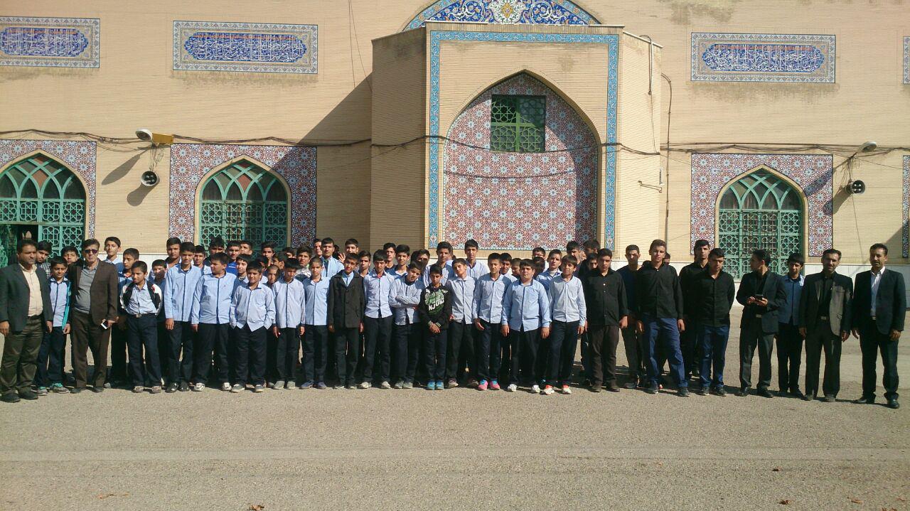 گزارش تصویری حضور مدارس خرمآباد در نماز جمعه گزارش تصویری حضور مدارس خرمآباد در نماز جمعه