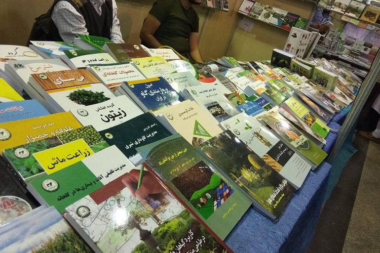تصاویری از نمایشگاه سراسری کتاب زاهدان