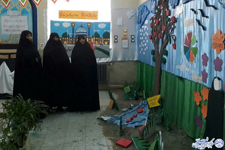 برپایی غرفه&zwnj;های اقتصاد مقاومتی در دبیرستان صدرای کرمانشاه
