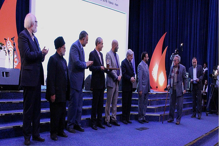 دوازدهمین جشنواره بین المللی شعر فجر در تبریز به کارخودپایان داد