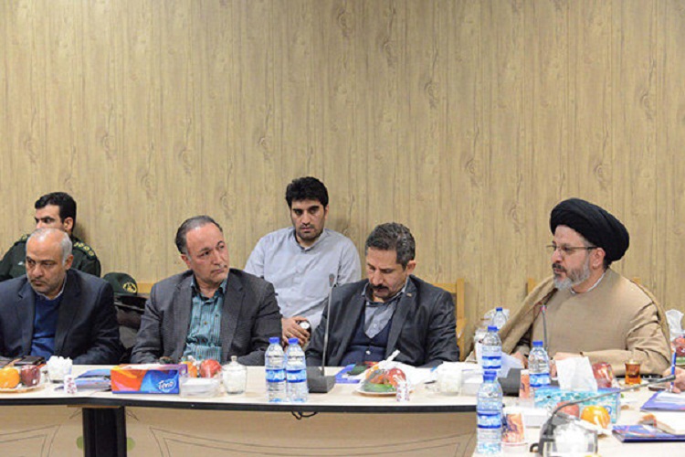 تقدیر از حافظان قرآن در نمازجمعه، خیزش عظیمی در حوزه قرآن بوجود آورده است