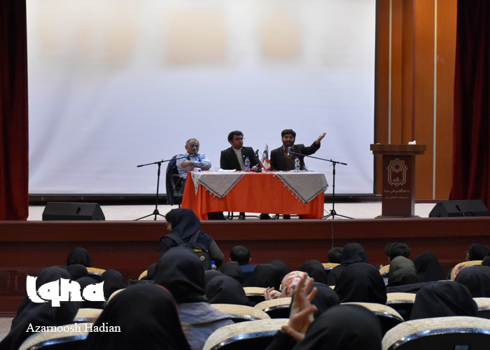 برگزاری مناظره «چی دادیم چی گرفتیم» در دانشگاه بوعلی سینا برگزاری مناظره «چی دادیم چی گرفتیم» در دانشگاه بوعلی سینا
