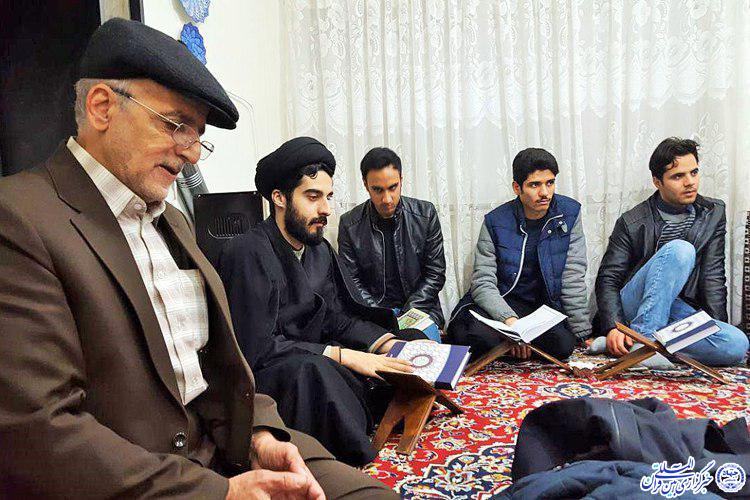 حضور دانشجویان در منزل شهید منا/ &laquo;افتخار می&zwnj;کنیم مانند شما شیعه علی ابن ابیطالب(ع) هستیم&raquo;