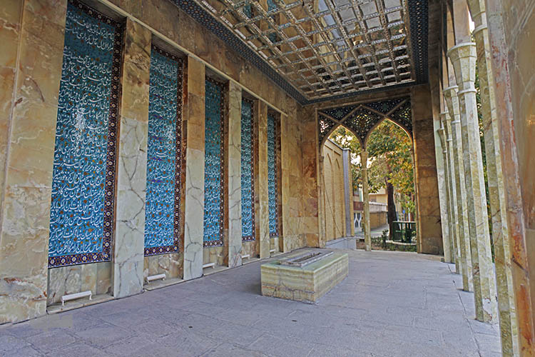 آرامگاه صائب تبریزی