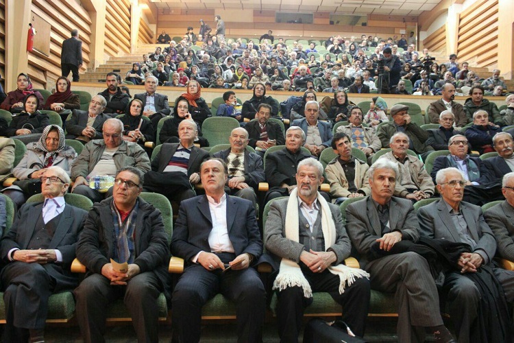 مراسم سوته دلان با حضور جمعی از پیشکسوتان ادبی همدان برگزار شد مراسم سوته دلان با حضور جمعی از پیشکسوتان ادبی همدان برگزار شد