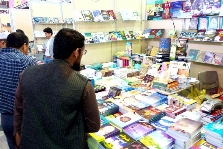 تصاویری از نوزدهمین نمایشگاه کتاب زاهدان
