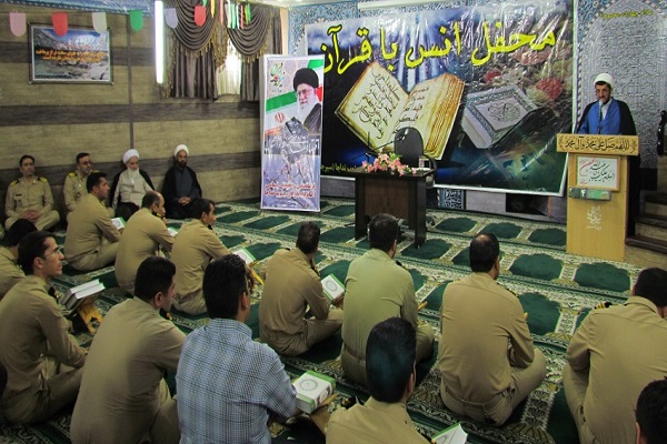 محفل قرآنی در آمادگاه ناوگان جنوب نیروی دریایی برگزار شد