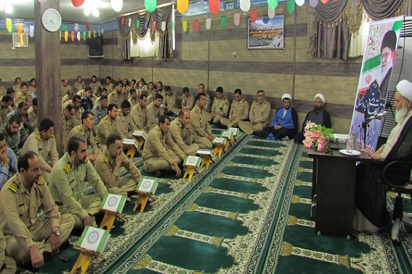 محفل قرآنی در آمادگاه ناوگان جنوب نیروی دریایی برگزار شد