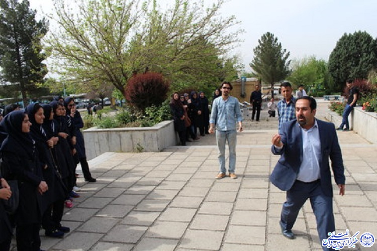 برگزاری تئاتر خیابانی با موضوع «سجاده عشق» برگزاری تئاتر خیابانی با موضوع «سجاده عشق»