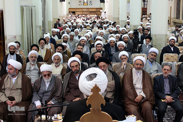 مراسم تجلیل از اساتید حوزه علمیه استان اصفهان
