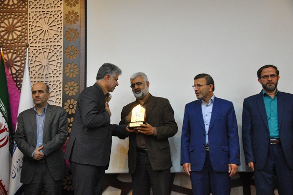 گزارش تصویری اختتامیه جشنواره قرآن و عترت دانشجویان منطقه ۲ و ۹