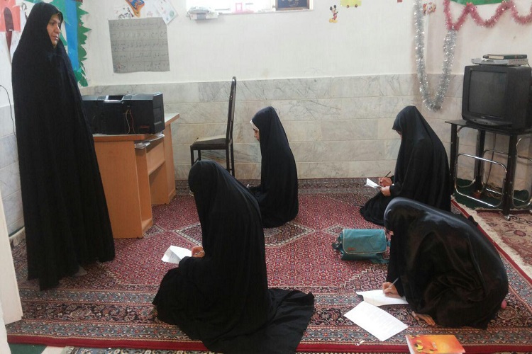 آزمون ترنم وحی در ابهر برگزار شد