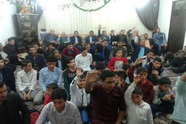 حضور نوجوانان در جلسه قرآن مؤسسه آل یس سجاس حضور نوجوانان در جلسه قرآن مؤسسه آل یس سجاس