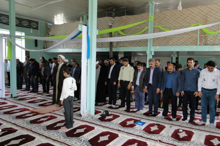 بازدید مدیرکل تبلیغات اسلامی لرستان از خانههای عالم شولآباد بازدید مدیرکل تبلیغات اسلامی لرستان از خانههای عالم شولآباد
