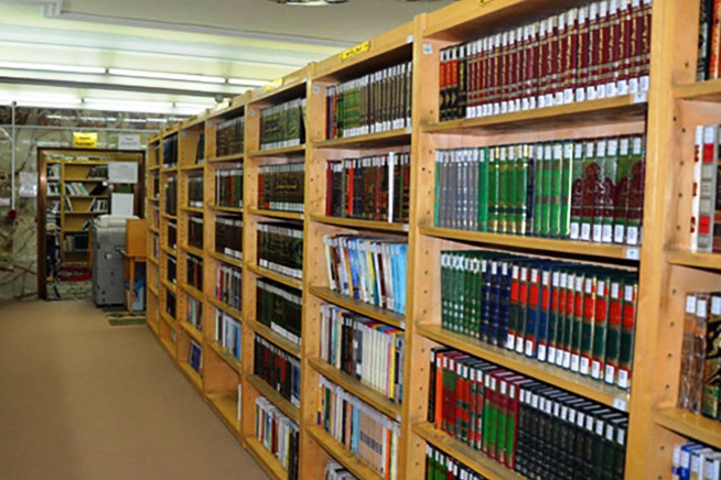 اهدای کتابخانه شخصی استاد آمریکایی به حرم حسینی