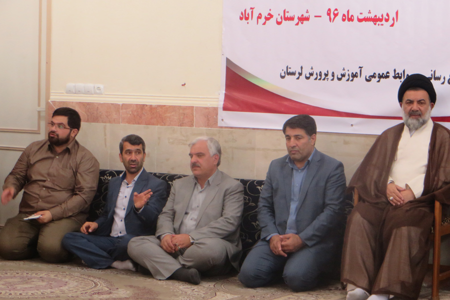 دیدار معلمان برگزیده و فرهنگیان لرستان با آیت‌الله میرعمادی