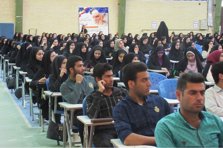 تصاویری از مسابقه کتابخوانی «خط امام(ره)» در زاهدان