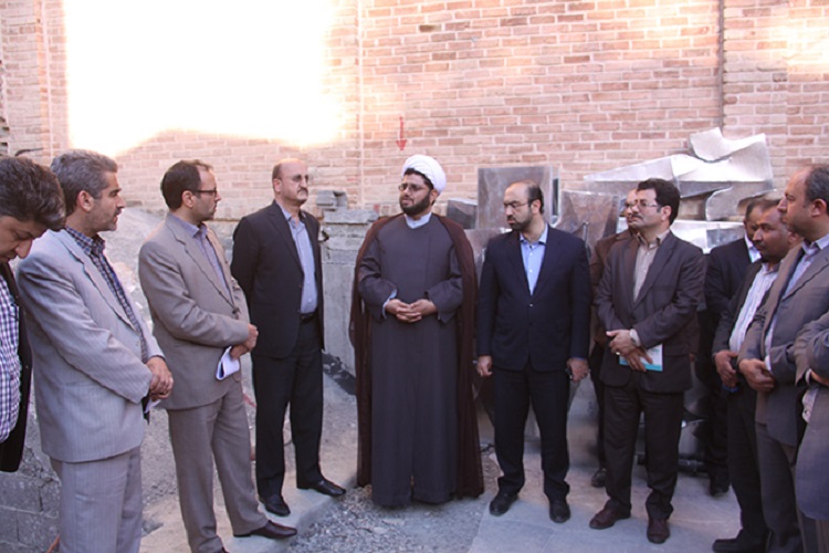 بازدید استاندار کردستان از امامزاده هاجره خاتون