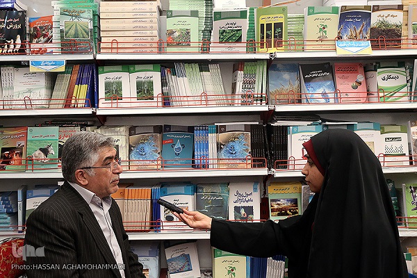 نشر علوم انسانی متناسب با سایر حوزه‌ها پیشرفته نداشته/جهاد پتانسیل خوبی در این حوزه دارد