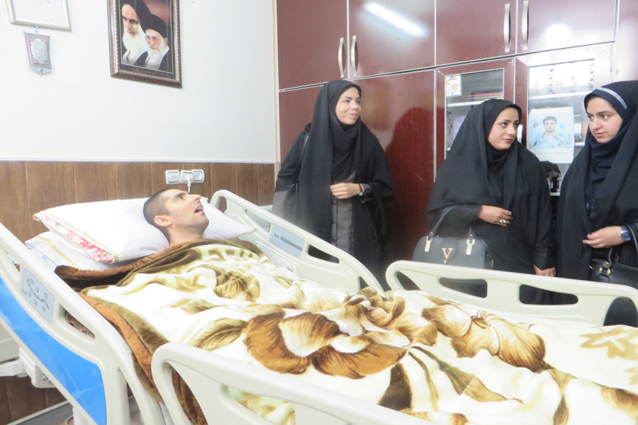 دیدار جوانان با شهید زنده لرستانی