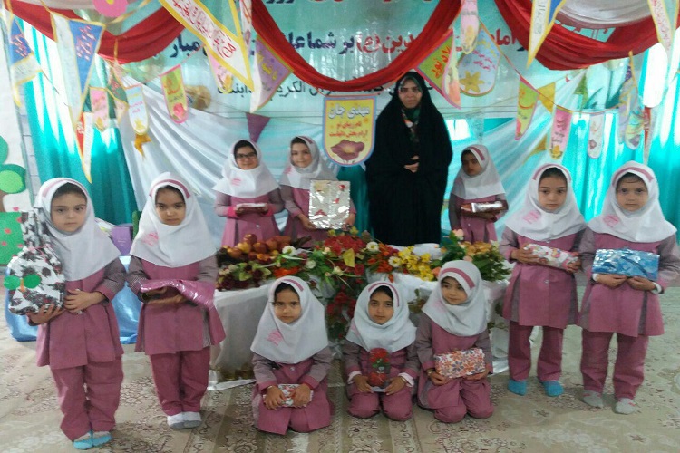 نوگلان جامعة‌القرآن خدابنده فرا رسیدن نیمه شعبان را جشن گرفتند