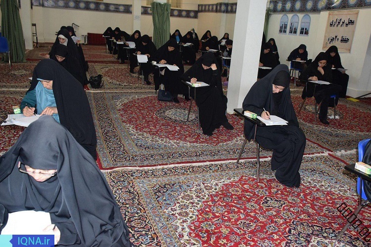 از نور کم سالن آزمون تا حفظ 10 جزء قرآن در 25 سال پیشگله‌ متسابقان از نور کم سالن تا عدم اطلاع از زمان دریافت کارت