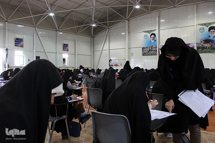 آزمون اعطای مدرک تخصصی به حافظان قرآن در اصفهان