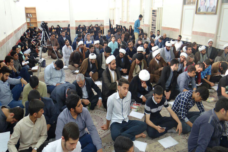 شاخصه‌های جوان مؤمن و انقلابی