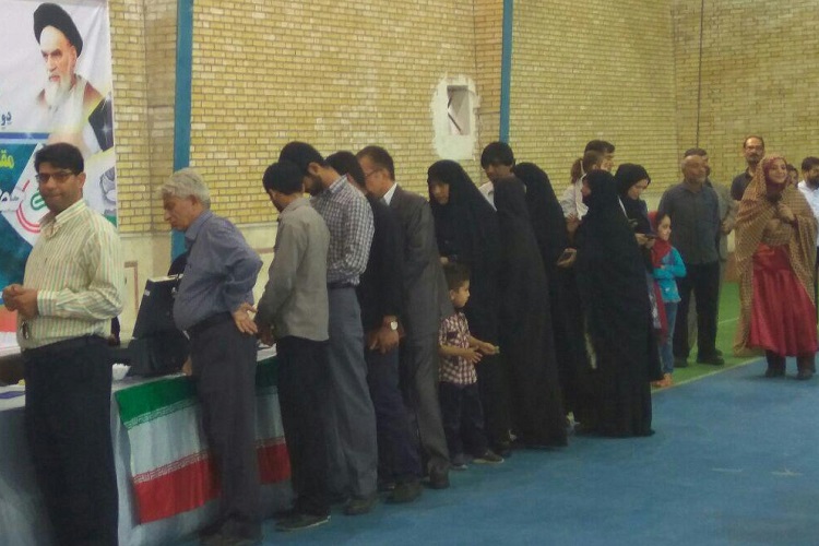 تصاویری از حضور باشکوه مردم زاهدان در انتخابات
