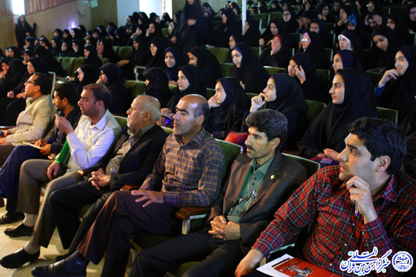 سی‌وپنجمین دوره مسابقات «قرآن، عترت و نماز» دانش آموزان در یزد