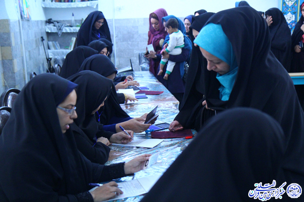 گزارش تصویری/حضور پرشور بانوان یزدی در شعب اخذ رای