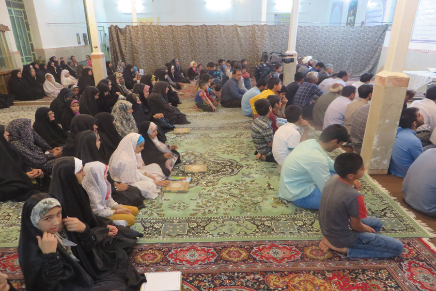 برگزاری برنامه تفسیر قران در مسجد امام رضا(ع) روستای کهریز خرم‌آباد