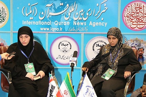 اوقات فراغتم را با قرآن سپری می‌کنم